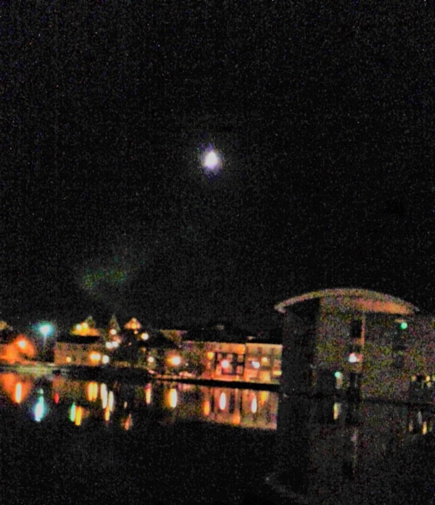 Lacul Tjornin: aurora boreală