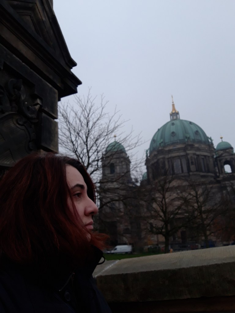 Autorul, în fața Domului din Berlin